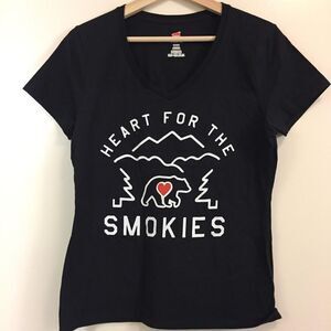 Heart For The Smokies Women's V-neck T-shirt size Small